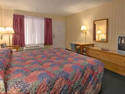 Super 8 By Wyndham Anaheim/Disneyland Drive Hotel