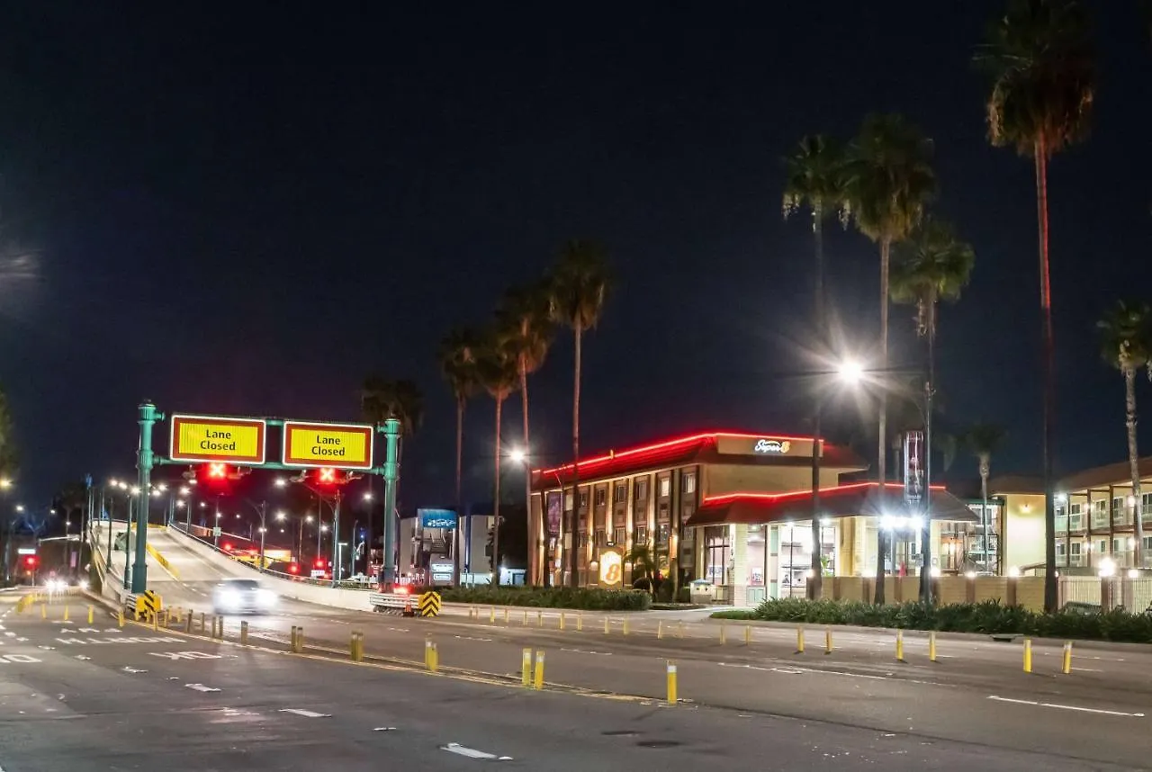 Super 8 By Wyndham Anaheim/Disneyland Drive Anaheim