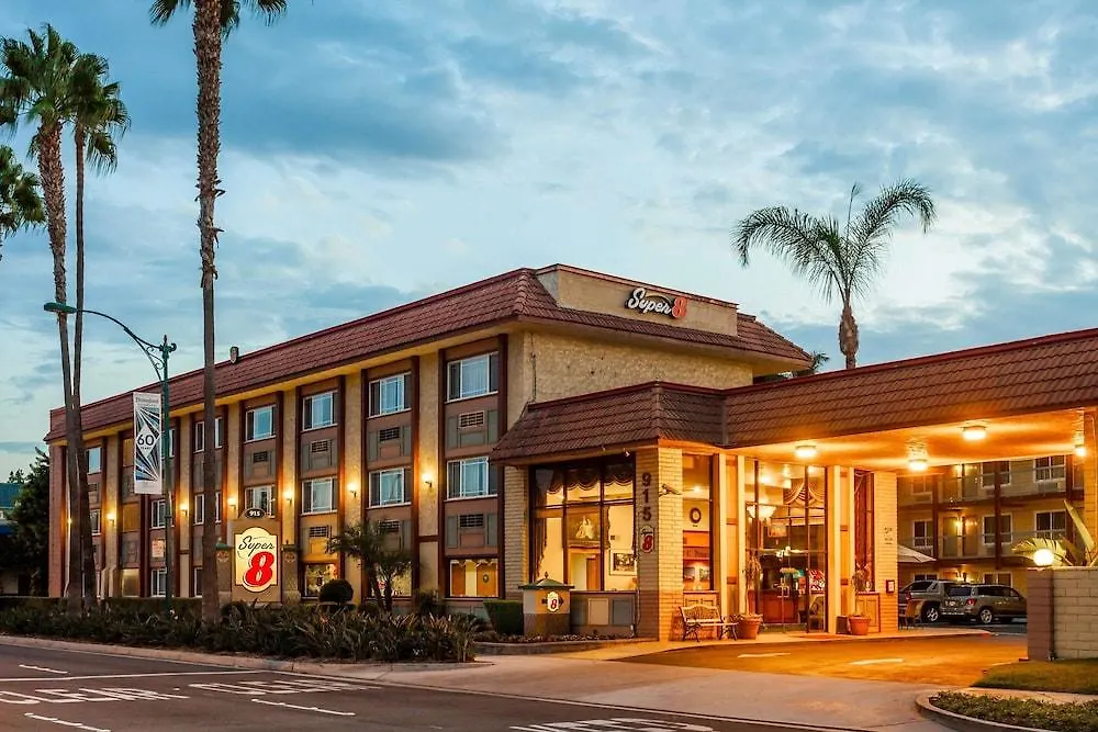 Super 8 By Wyndham Anaheim/Disneyland Drive Hotel