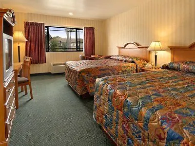 Super 8 By Wyndham Anaheim/Disneyland Drive