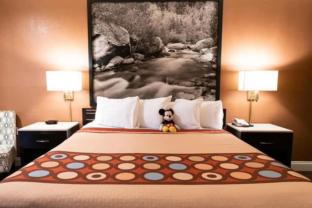 ** מלון Super 8 By Wyndham Anaheim/Disneyland Drive ארצות הברית